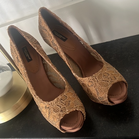 Dolce & Gabbana Copper floral Iace platform satin heels - Picture 5 of 11